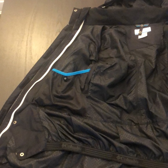 Women’s Columbia Ski Jacket - Picture 10 of 15
